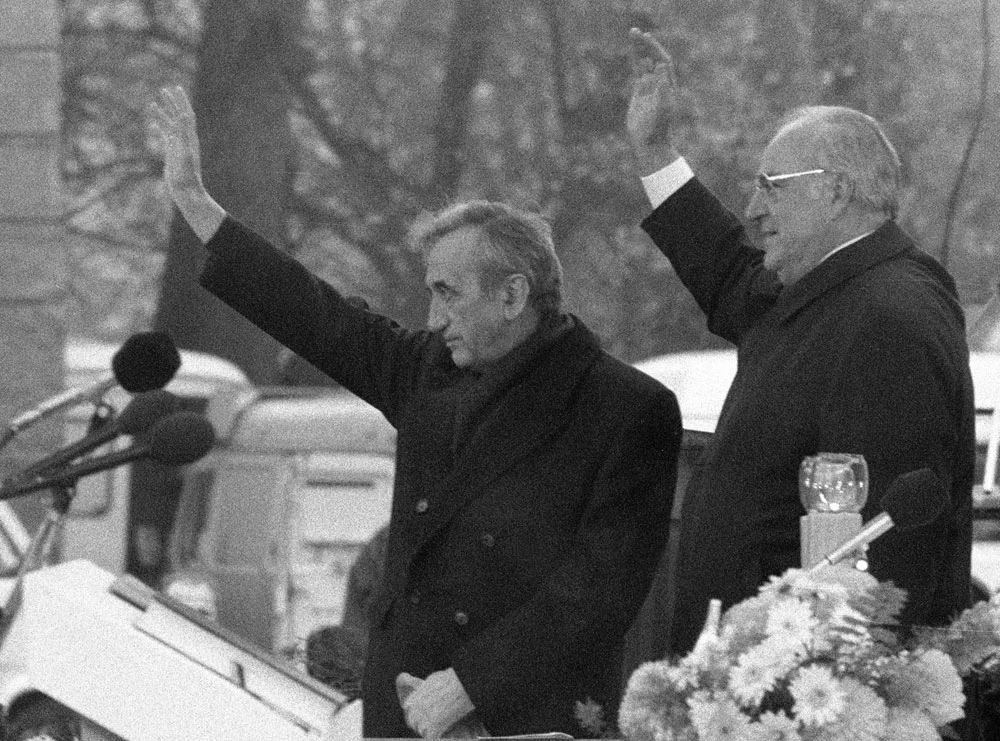 Mazowiecki i Kohl nie poczuli wówczas pomiędzy sobą "chemii, choć później darzyli się sympatią"