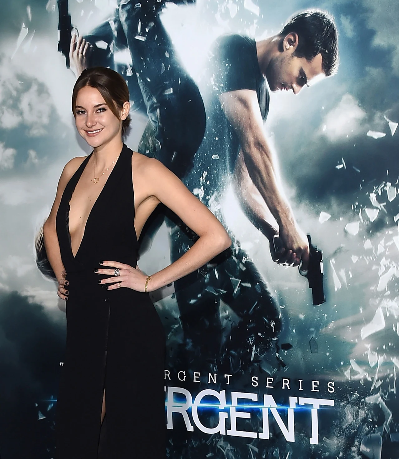 Mało kto wie, że Woodley znalazła się swego czasu w wąskim gronie kandydatek do roli Katniss Everdeen, głównej bohaterki cyklu "Igrzyska śmierci". Jak wiadomo, wcieliła się w nią ostatecznie Jennifer Lawrence. A kiedy Woodley dowiedziała się, że będzie gwiazdą innej futurystycznej trylogii, postanowiła zwrócić się do doświadczonej koleżanki z prośbą o radę.

- Jennifer odpisała: "Musisz to zrobić!" - wspomina ze śmiechem Shailene. "Nie będziesz żałować. Tylko nie zacznij ćpać, nie nagrywaj żadnej seks taśmy i niech przypadkiem nie przyjdzie ci do głowy, żeby iść na zakupy do supermarketu w dniu premiery".