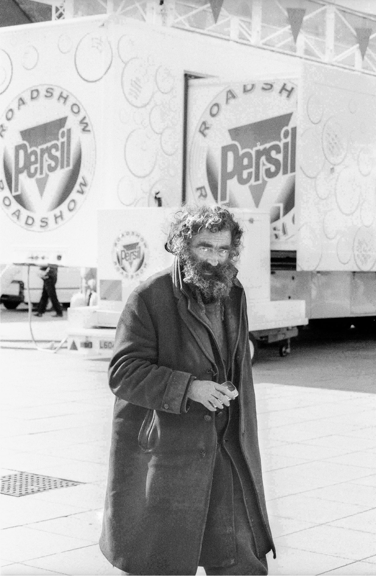 W latach '80 Nobby był znanym w Peterborough bezdomnym. Przez 10 lat mieszkał na przystanku autobusowym, po tym jak jego własny dom spłonął. W latach '80 Nobby był znanym w Peterborough bezdomnym. Przez 10 lat mieszkał na przystanku autobusowym, po tym jak jego własny dom spłonął.