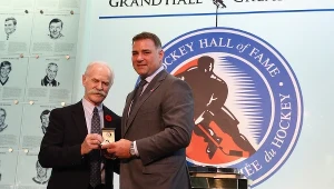 Eric Lindros (z prawej)