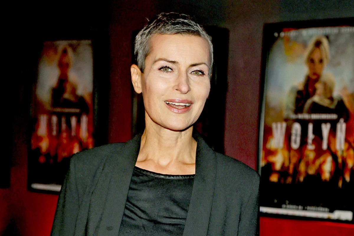 Danuta nie boi się eksperymentować ze swoim wyglądem. Szczególnie w kwestii fryzury. Ostatnio miała krótkie włosy, ale skróciła je jeszcze bardziej i teraz prezentuje odważną fryzurę „na zapałkę” Danuta nie boi się eksperymentować ze swoim wyglądem. Szczególnie w kwestii fryzury. Ostatnio miała krótkie włosy, ale skróciła je jeszcze bardziej i teraz prezentuje odważną fryzurę „na zapałkę”