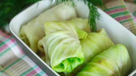 Gołąbki bez mięsa — w sam raz na piątkowy obiad. Jak je przygotować?