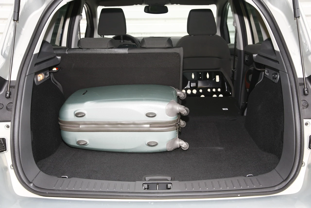 Ford Kuga I (2008-2012) Ford Kuga I (2008-2012)