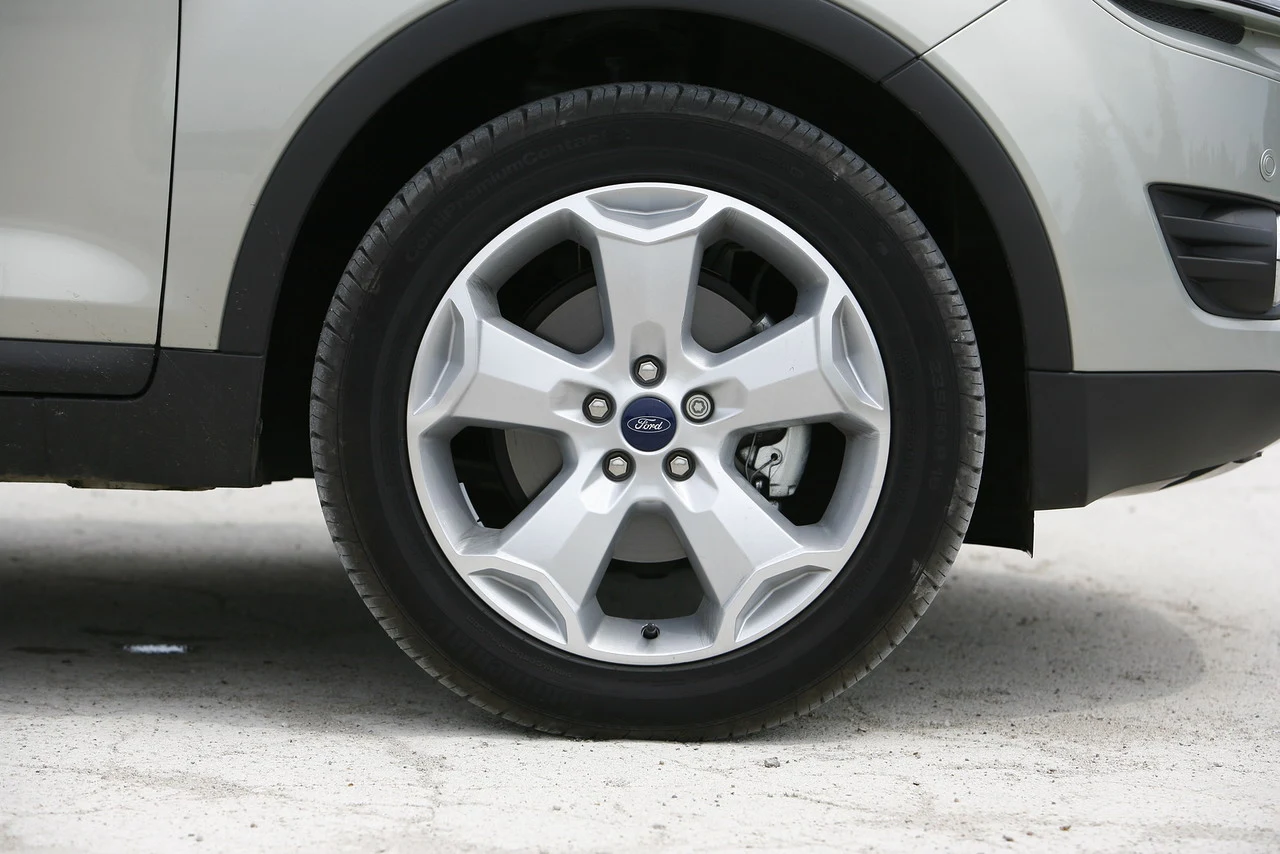 Ford Kuga I (2008-2012) Ford Kuga I (2008-2012)