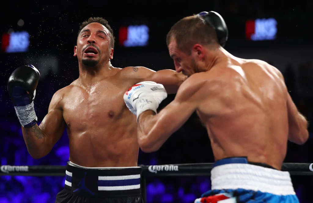 Andre Ward zdobył tytuł mistrza świata WBA, WBO i IBF wagi półciężkiej