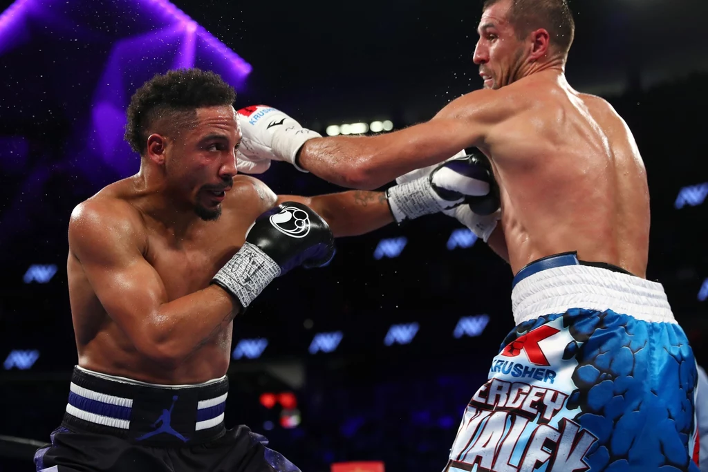 Andre Ward zdobył tytuł mistrza świata WBA, WBO i IBF wagi półciężkiej