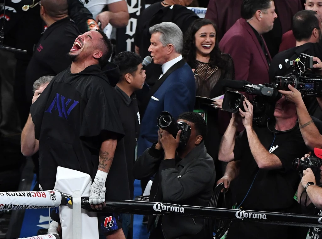 Andre Ward szczęśliwy po ogłoszeniu werdyktu