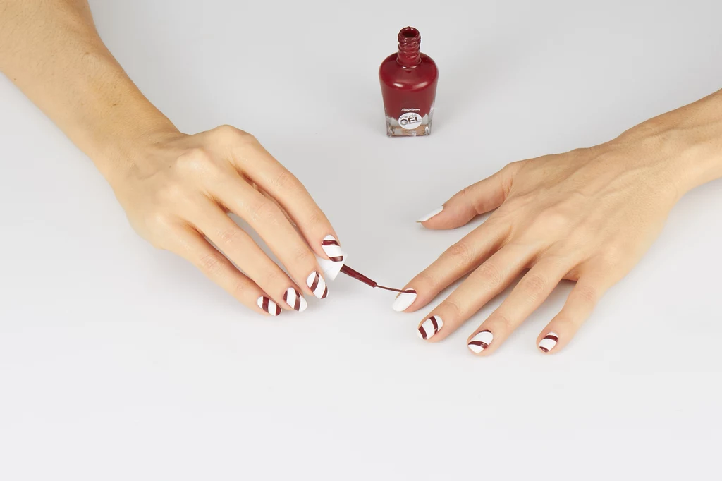 Świąteczny manicure