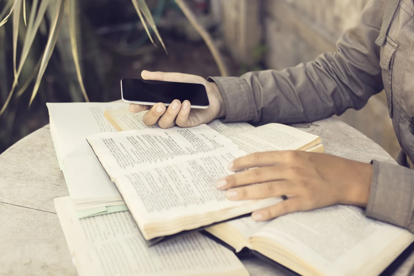 Jednym z najlepszych zajęć, dzięki którym mózg nie starzeje się szybko, jest czytanie!