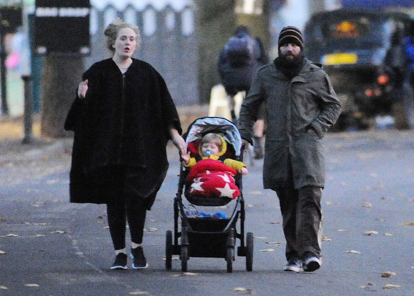 Adele z ukochanym i synkiem Adele z ukochanym i synkiem