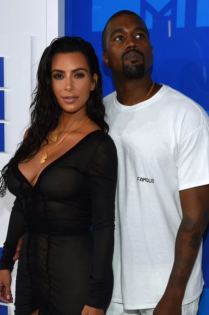 Kim Kardashian wspiera Kanye Westa w trudnych chwilach