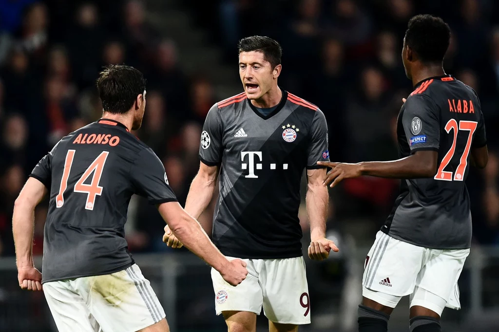 Robert Lewandowski (w środku) jest gwiazdą Bayernu