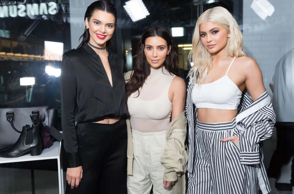 Kylie Jenner ma zamiar zrobić karierę muzyczną? (na zdjeciu z Kendall Jenner i Kim Kardashian)