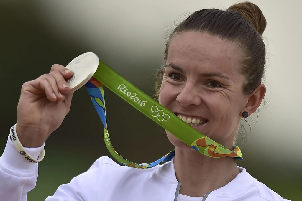 Maja Włoszczowska ze srebrnym medalem olimpijskim Maja Włoszczowska ze srebrnym medalem olimpijskim