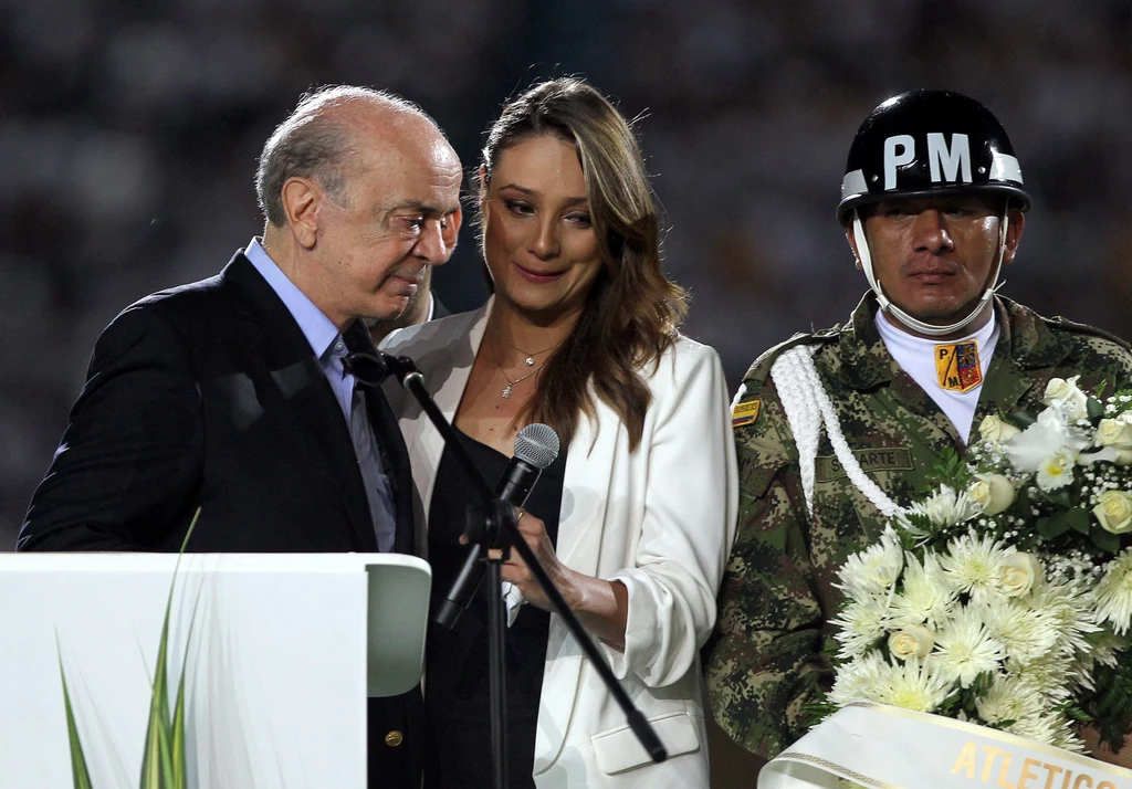 Na stadionie w kolumbijskim Medellin, zamiast planowanego finału Copa Sudamericana, odbyła się żałobna ceremonia po katastrofie samolotu z piłkarzami Chapecoense