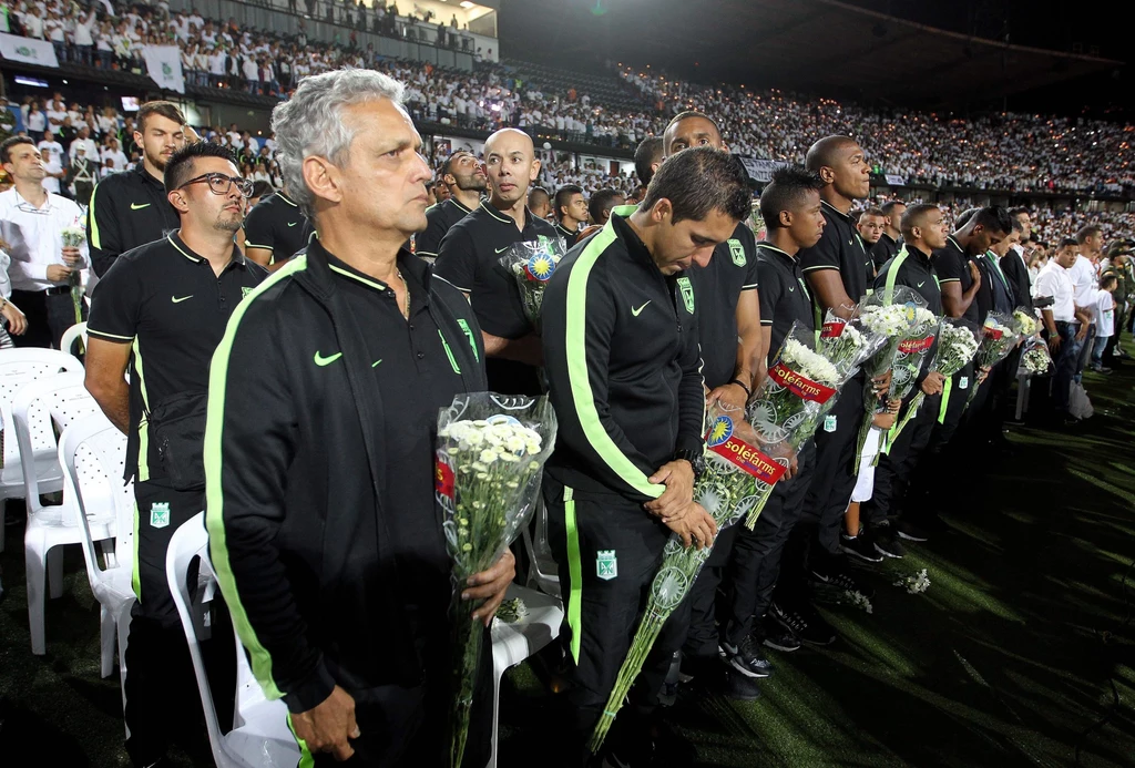 Na stadionie w kolumbijskim Medellin, zamiast planowanego finału Copa Sudamericana, odbyła się żałobna ceremonia po katastrofie samolotu z piłkarzami Chapecoense