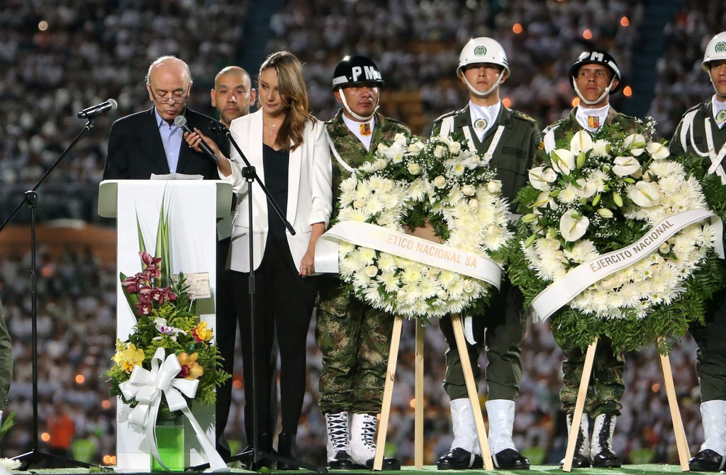 Na stadionie w kolumbijskim Medellin, zamiast planowanego finału Copa Sudamericana, odbyła się żałobna ceremonia po katastrofie samolotu z piłkarzami Chapecoense