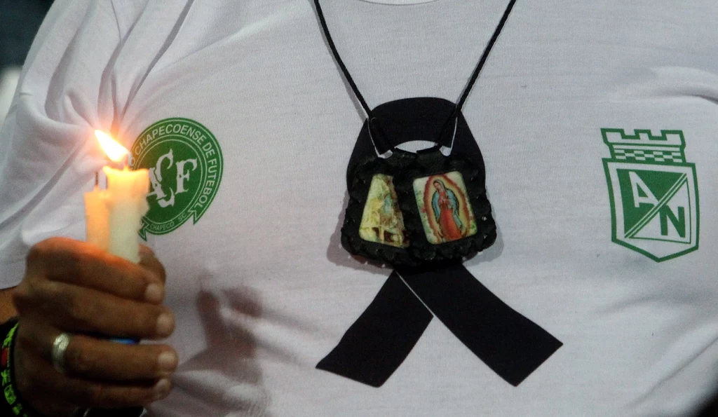 Na stadionie w kolumbijskim Medellin, zamiast planowanego finału Copa Sudamericana, odbyła się żałobna ceremonia po katastrofie samolotu z piłkarzami Chapecoense