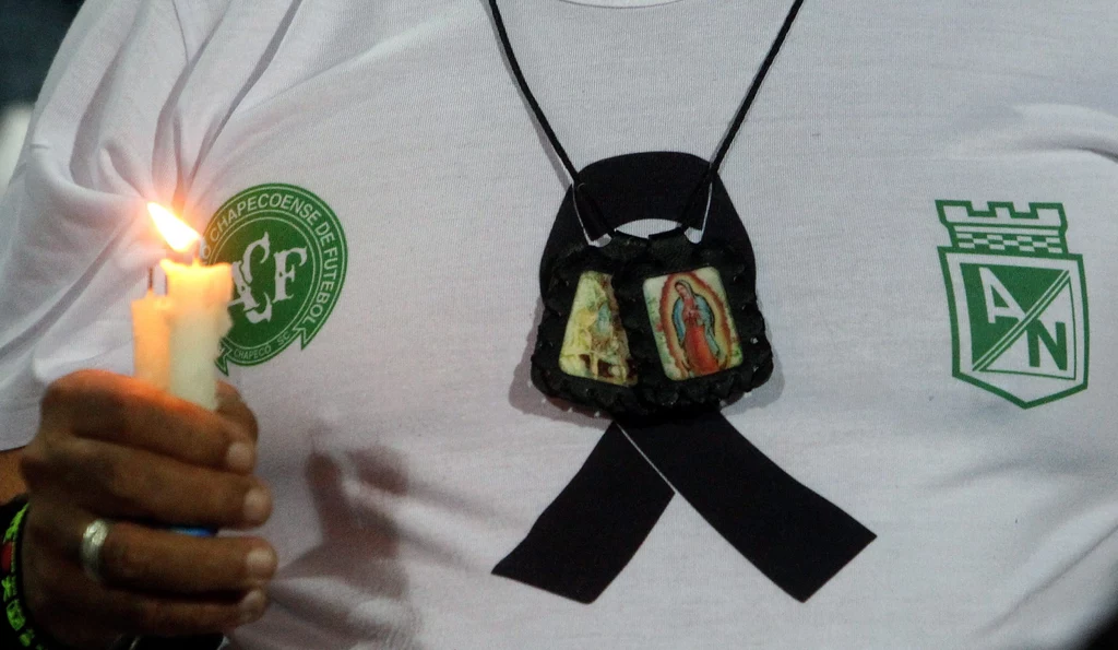 Na stadionie w kolumbijskim Medellin, zamiast planowanego finału Copa Sudamericana, odbyła się żałobna ceremonia po katastrofie samolotu z piłkarzami Chapecoense