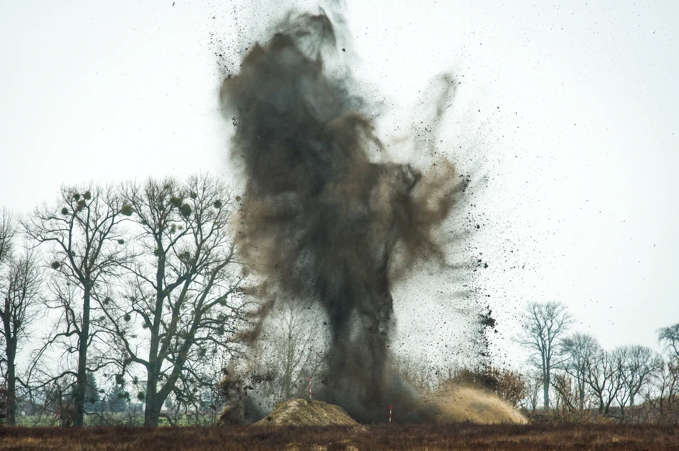 Ćwiczenia z rozmieszczania materiałów wybuchowych Ćwiczenia z rozmieszczania materiałów wybuchowych