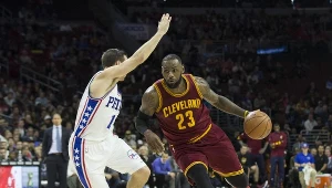 LeBron James z piłką