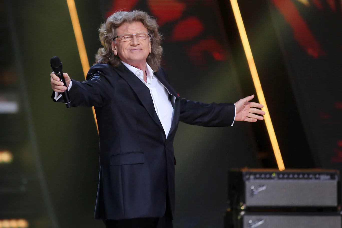 Zbigniew Wodecki ma zamiar wystepować jeszcze przynajmniej pięć lat Zbigniew Wodecki ma zamiar wystepować jeszcze przynajmniej pięć lat