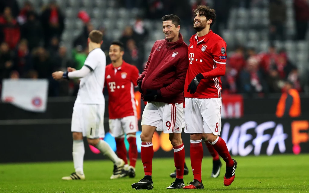 Robert Lewandowski, Javi Martinez