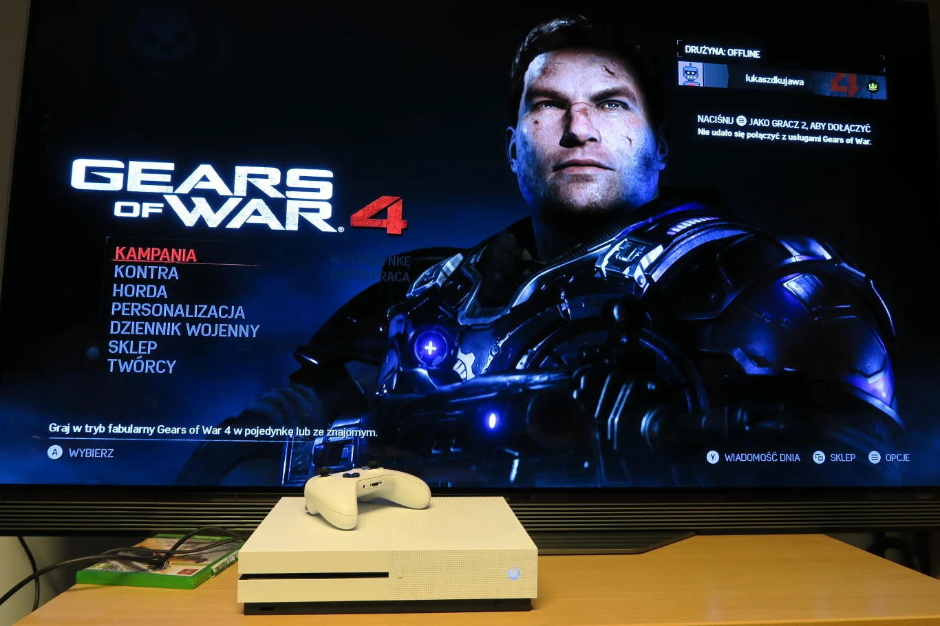 Xbox One S, LG OLED i "Gears of War 4" Xbox One S, LG OLED i "Gears of War 4"