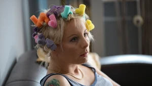 Reżyserka Marzena Więcek gra też w "Kolekcji sukienek" jedną z głównych ról