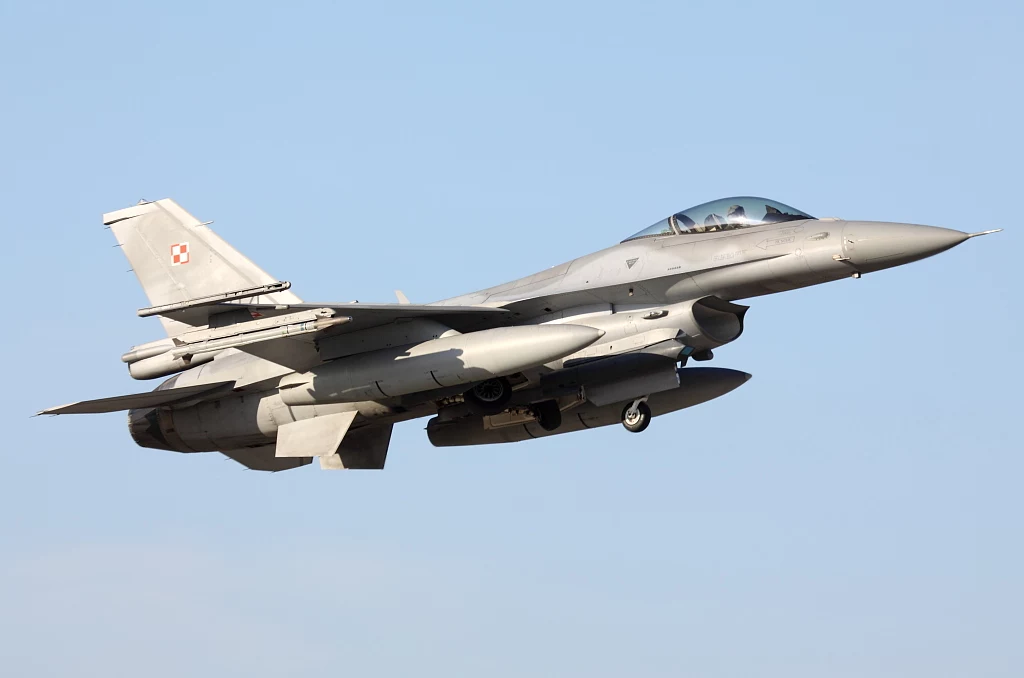 F-16 z bazy w Krzesinach