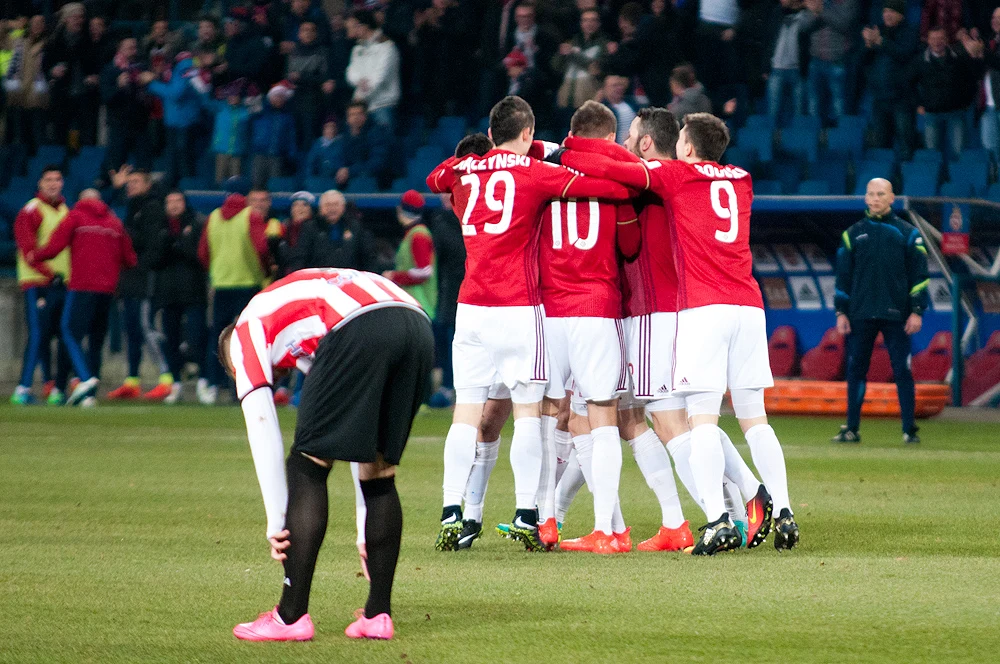 Gola dla Wisły strzelił już w 3. minucie Petar Brlek. Do wyrównania doprowadził Krzysztof Piątek w 72. minucie.