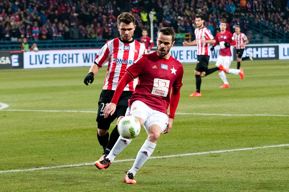 Gola dla Wisły strzelił już w 3. minucie Petar Brlek. Do wyrównania doprowadził Krzysztof Piątek w 72. minucie.