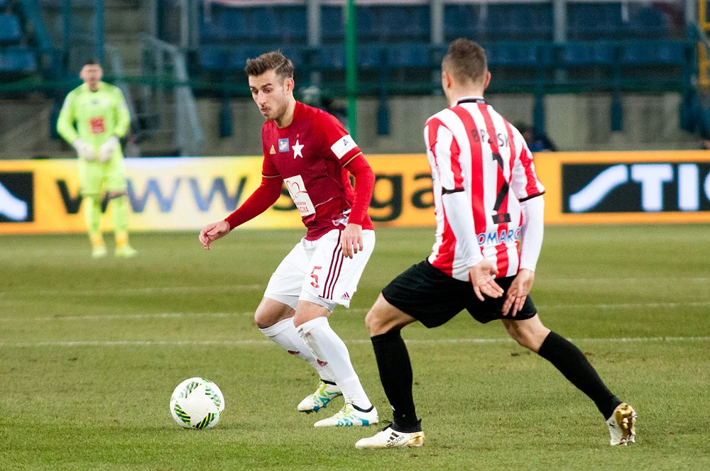 Gola dla Wisły strzelił już w 3. minucie Petar Brlek. Do wyrównania doprowadził Krzysztof Piątek w 72. minucie.