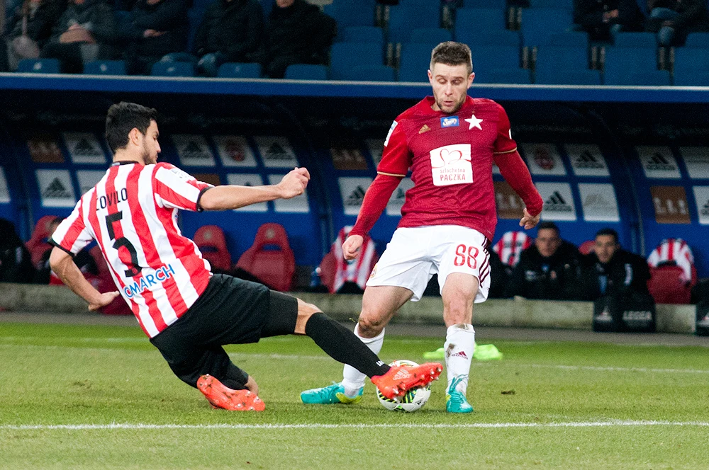 Gola dla Wisły strzelił już w 3. minucie Petar Brlek. Do wyrównania doprowadził Krzysztof Piątek w 72. minucie.