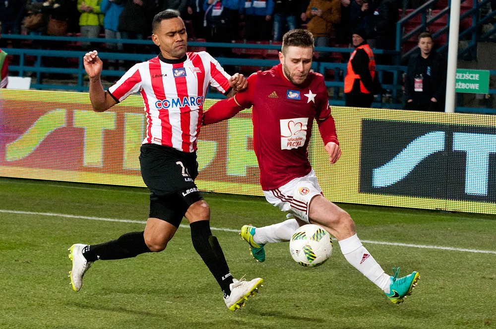 Gola dla Wisły strzelił już w 3. minucie Petar Brlek. Do wyrównania doprowadził Krzysztof Piątek w 72. minucie.