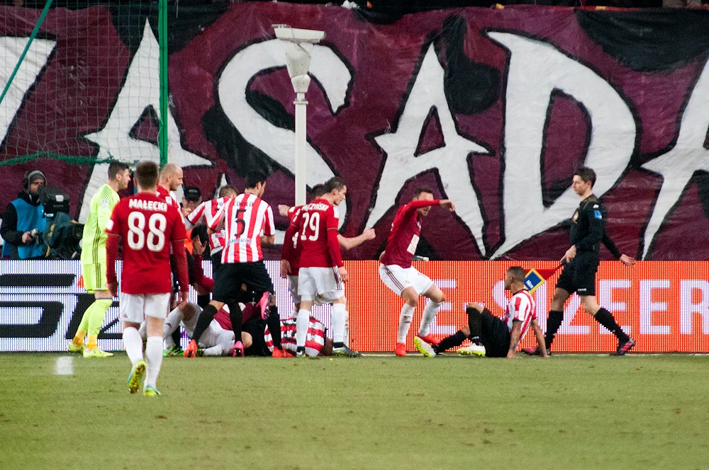 Gola dla Wisły strzelił już w 3. minucie Petar Brlek. Do wyrównania doprowadził Krzysztof Piątek w 72. minucie.