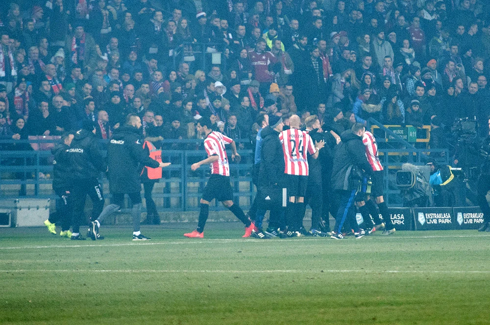 Gola dla Wisły strzelił już w 3. minucie Petar Brlek. Do wyrównania doprowadził Krzysztof Piątek w 72. minucie.