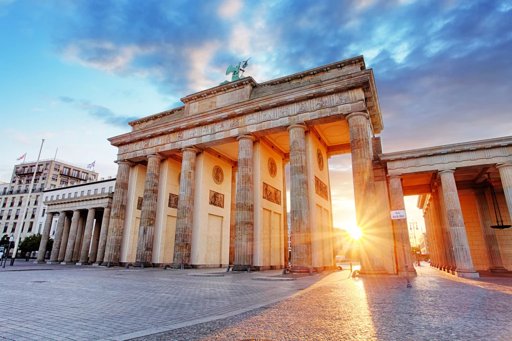 Jedną z najkrótszych, zagranicznych podróży pociągiem odbyć możemy do stolicy Niemiec – Berlina