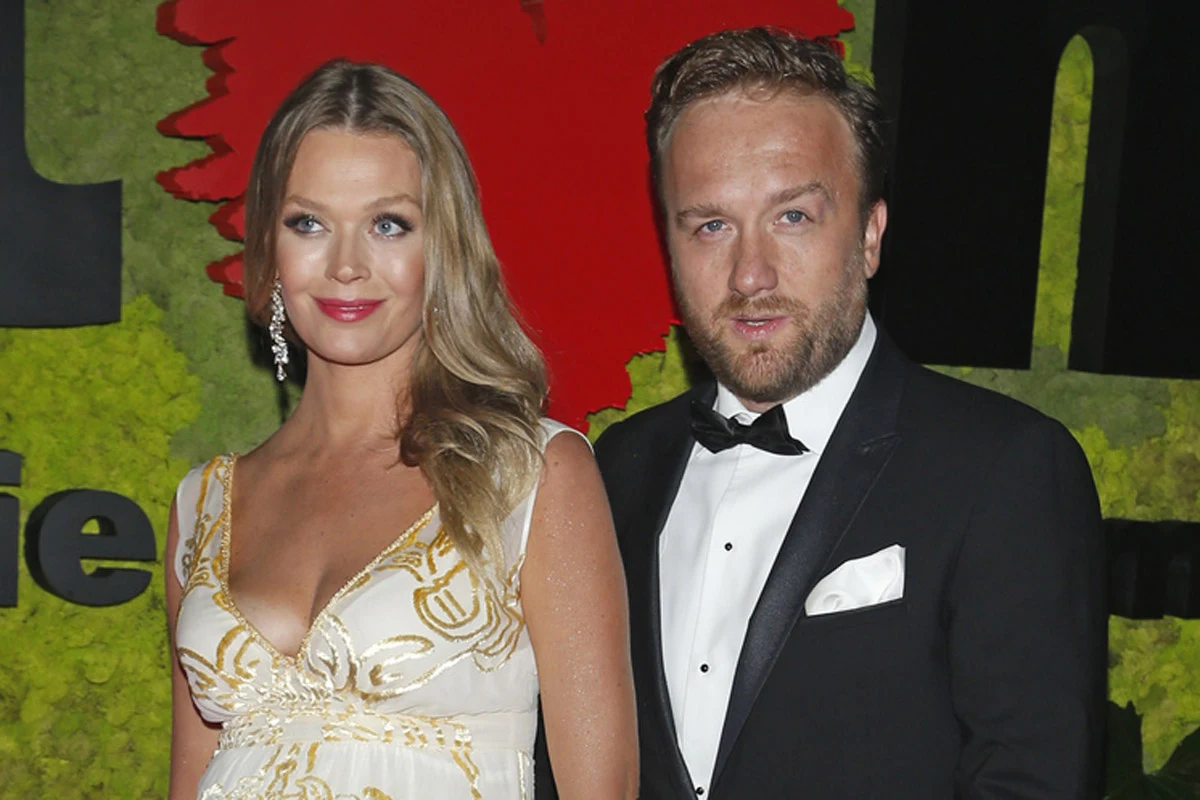 Znajomi mówią o nich, że są nierozłączni. Są razem już od prawie 10 lat, a wciąż wszystko robią wspólnie. Lubią też ze sobą pracować Znajomi mówią o nich, że są nierozłączni. Są razem już od prawie 10 lat, a wciąż wszystko robią wspólnie. Lubią też ze sobą pracować