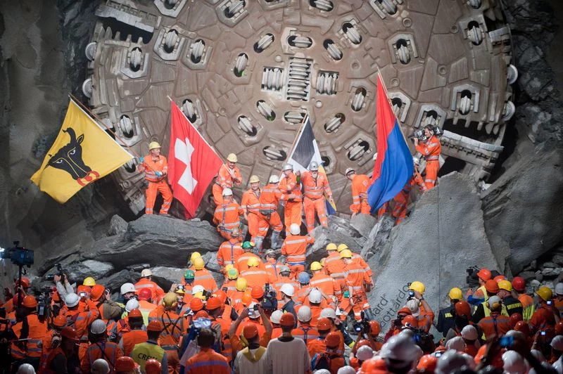 Spotkanie ekip wiercących tunel