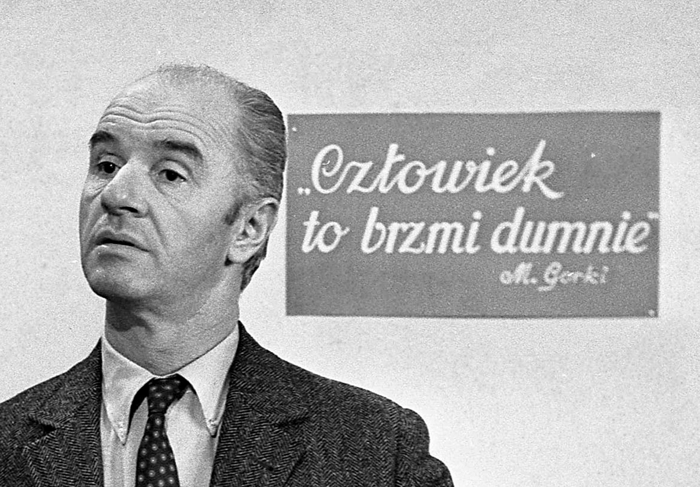 Edward Dziewoński w filmie "Kłopotliwy gość" (1971) Edward Dziewoński w filmie "Kłopotliwy gość" (1971)