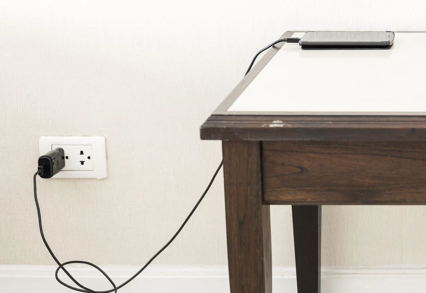 Nowy telefon i stara ładowarka. To nie jest dobre połączenie. Nowy telefon i stara ładowarka. To nie jest dobre połączenie.