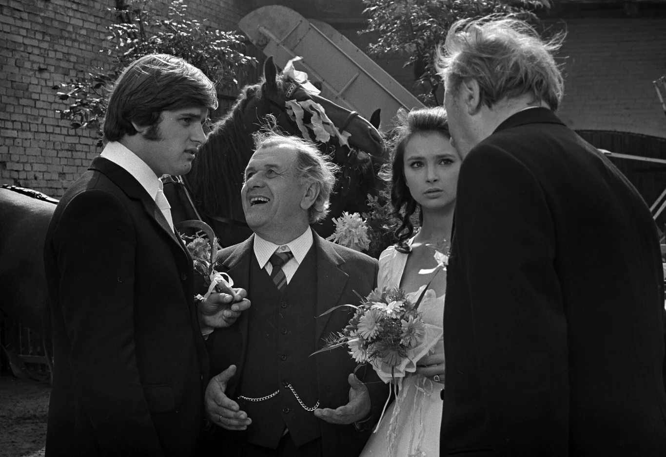 Popularność, jaką przyniosła mu ta rola, przypieczętował w następnym roku główną rolą w serialu "Trzecia granica". Do roli Zenka powrócił w ostatniej części tryptyku Sylwestra Chęcińskiego - "Kochaj albo rzuć" (1977).