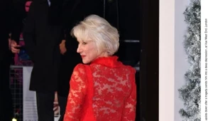 Helen Mirren w czerwonej sukience