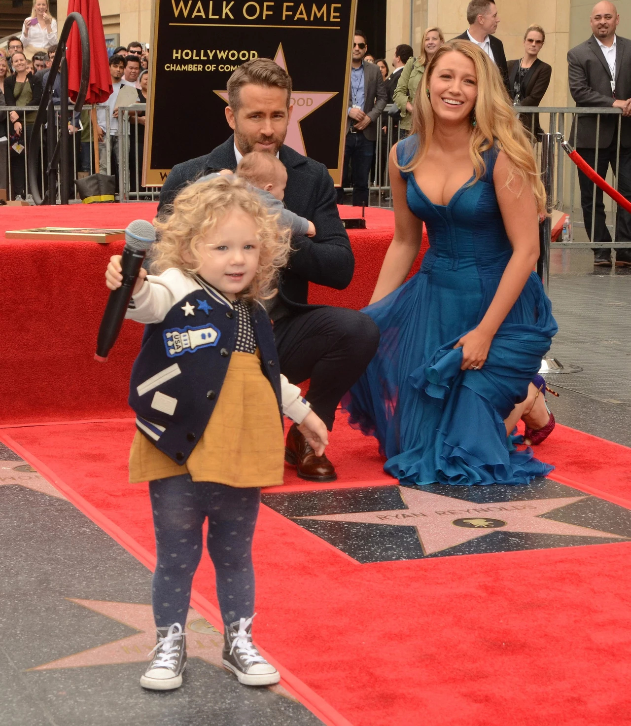 Ryan Reynolds i Blake Lively z dziećmi Ryan Reynolds i Blake Lively z dziećmi