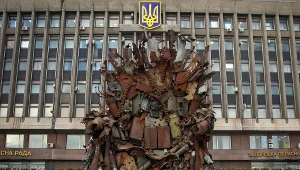 Co łączy słynną produkcję z wojną w Donbasie? Korespondencja Interii z Ukrainy