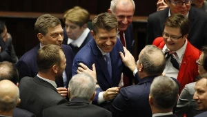 Kryzys tlenem dla opozycji