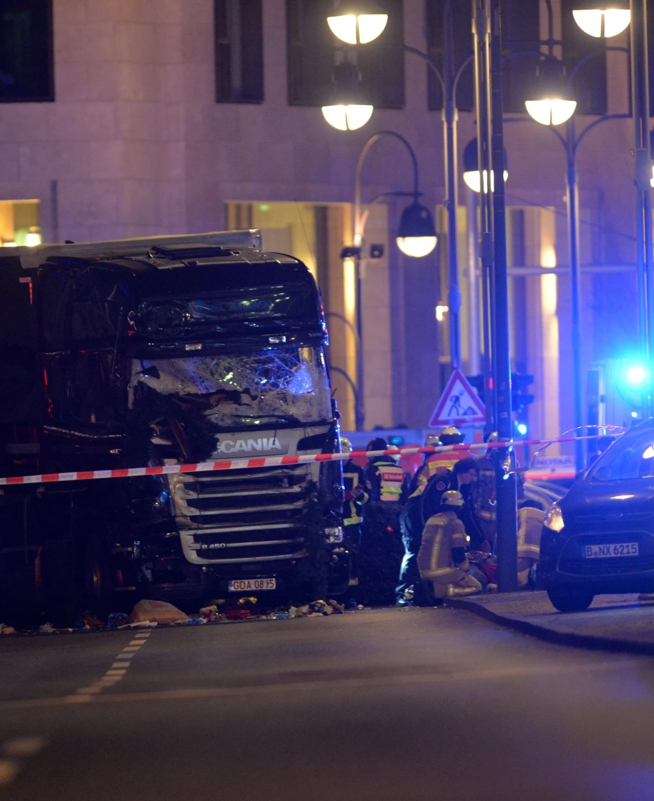 Ciężarówka wjechała w jarmark świąteczny w Berlinie 