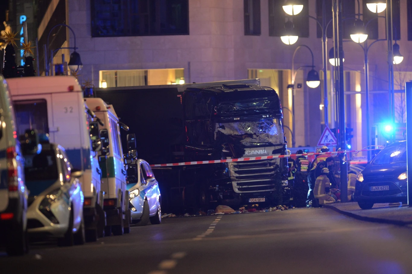 Ciężarówka wjechała w jarmark świąteczny w Berlinie 