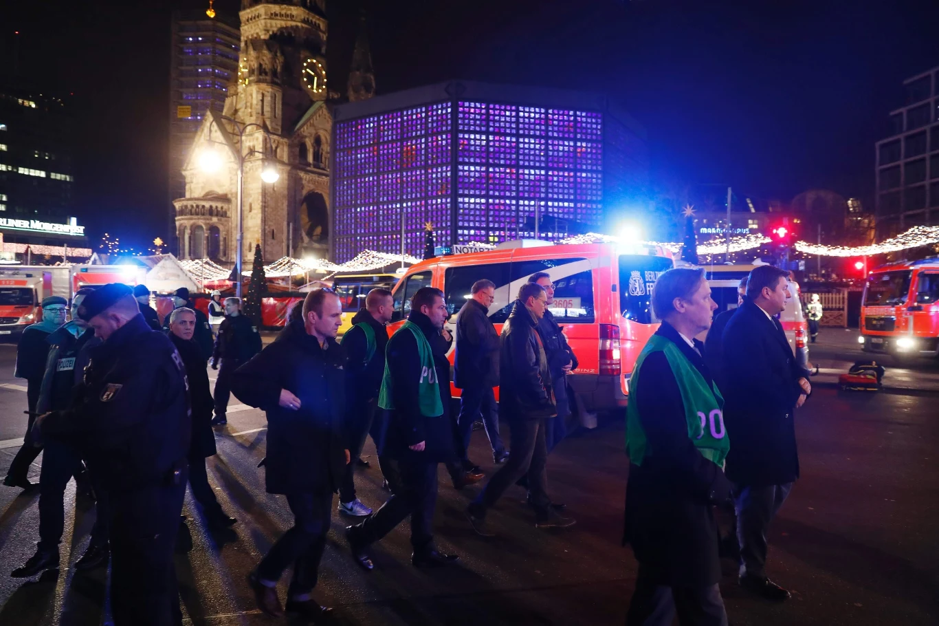 Ciężarówka wjechała w jarmark świąteczny w Berlinie 